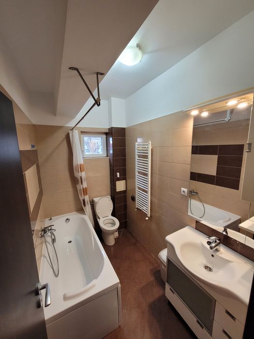 Propietar, inchiriez 2 camere cu loc de parcare în zona Coresi