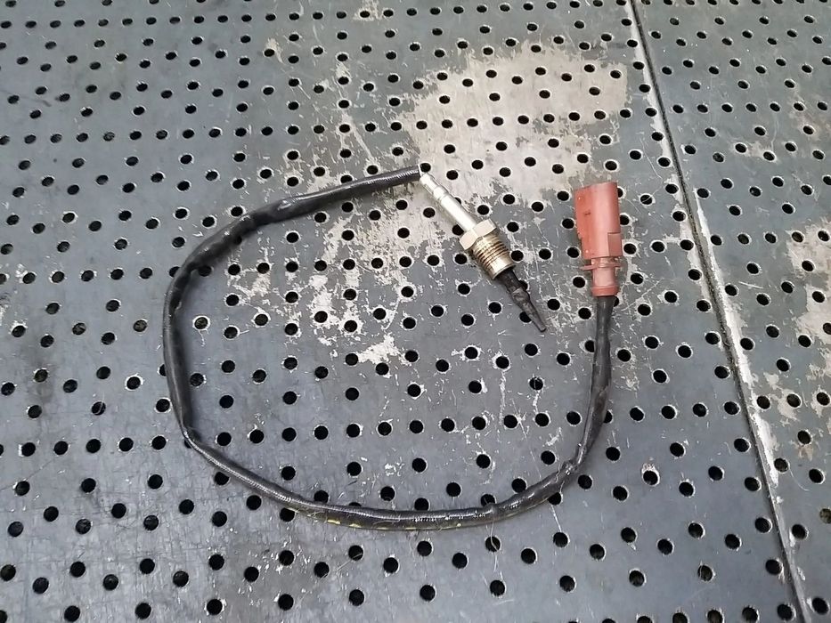 Senzor temperatura gaze evacuare 2.0 tdi audi a4 b9 8w 8w0906088r