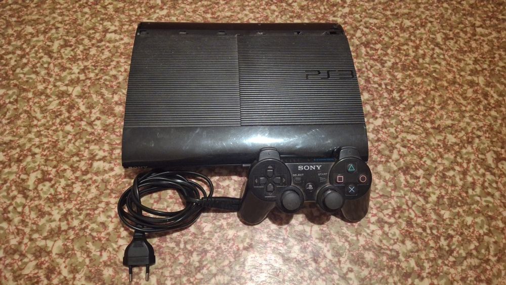 Playstation 3 slim.