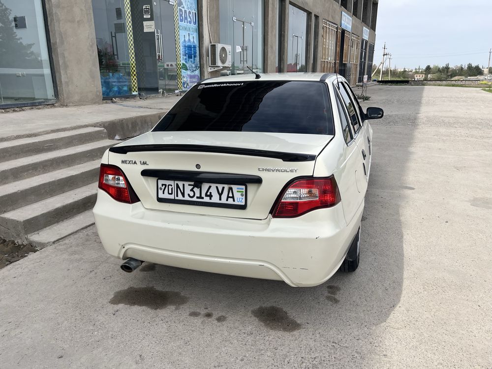 Nexia 2 2014 holati yaxshi kraskasi bor