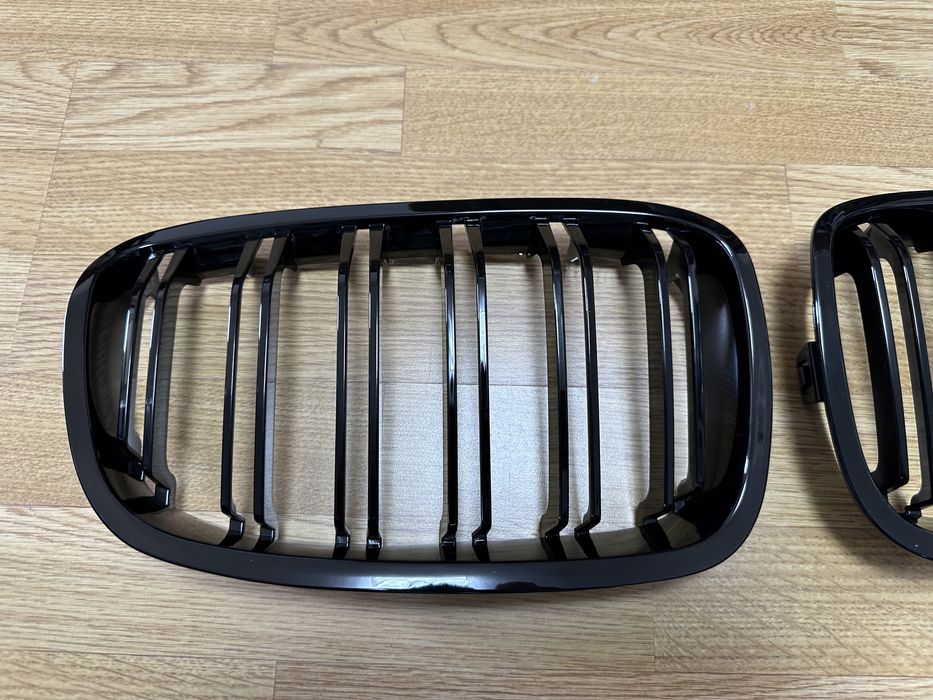 Set 2 grile negre M style BMW seria 1 F20 F21 non facelift 2011-2015