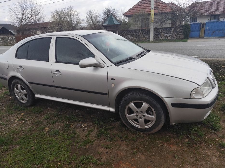 Vând Skoda Octavia