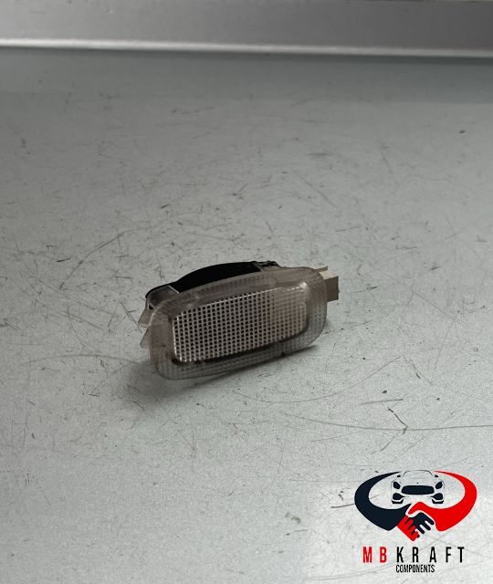 Lampa interior A0028202101 A 002 820 21 01 Mercedes-Benz C-Class W205