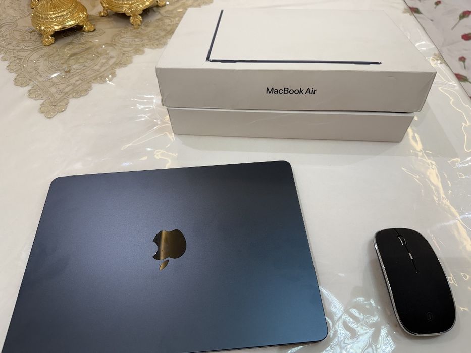 Macbook Air 13.6 inch 8/512  Dark Blue