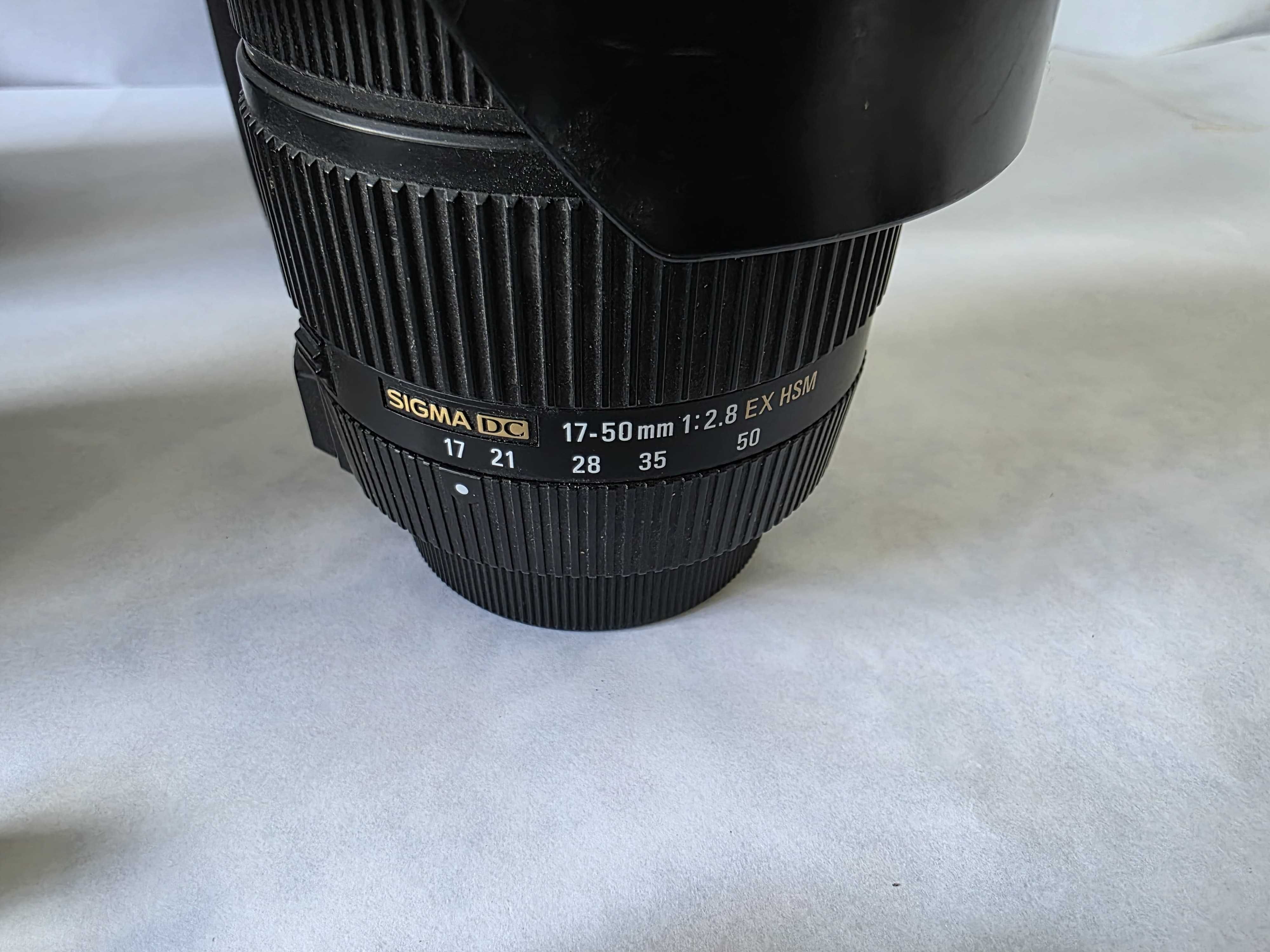 Aparat foto DSLR Nikon D7100 si accesorii