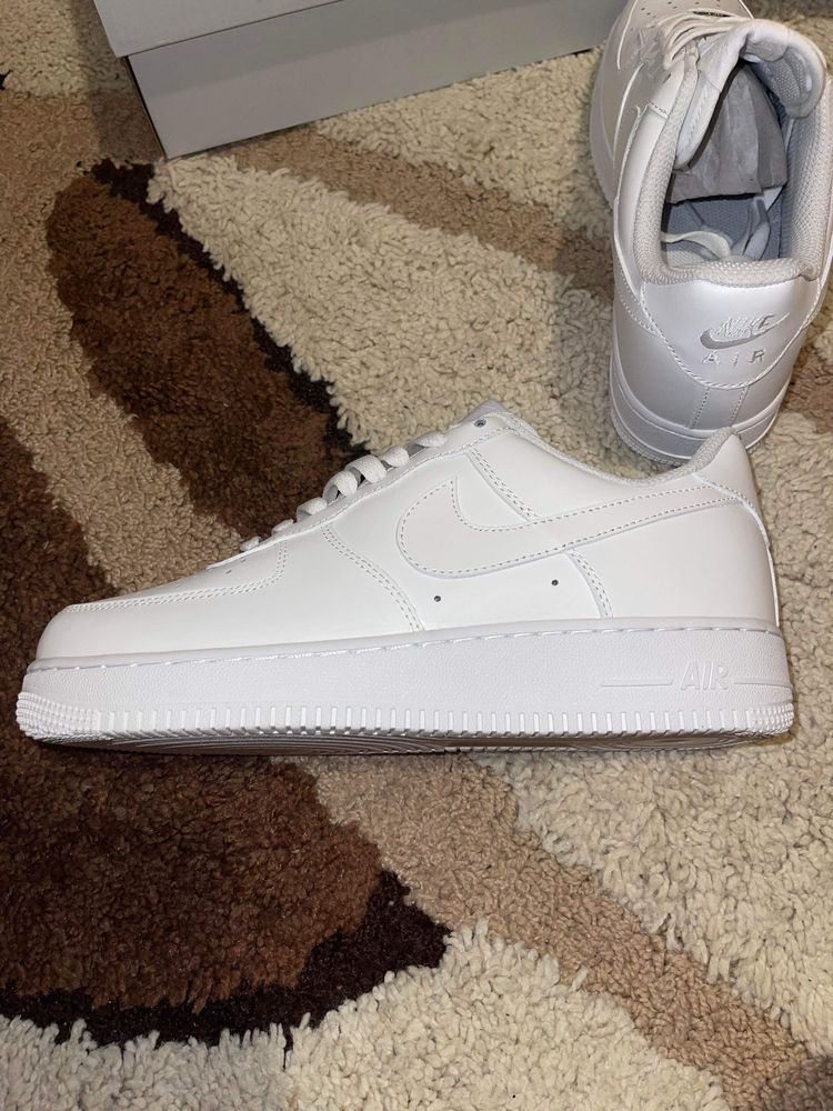 Nike AIR Force 1 Triple White