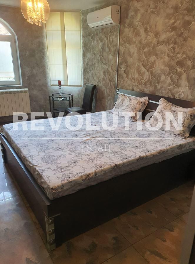 Дава се под наем Етаж от къща в Варна, м-т Траката - 65 кв.м за 400 € - Снимка #1