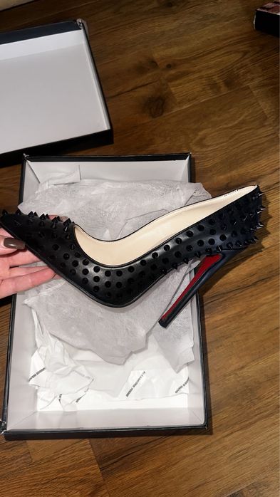 Продаю туфлю новые, не разу не обула  ! Покупала за 50$