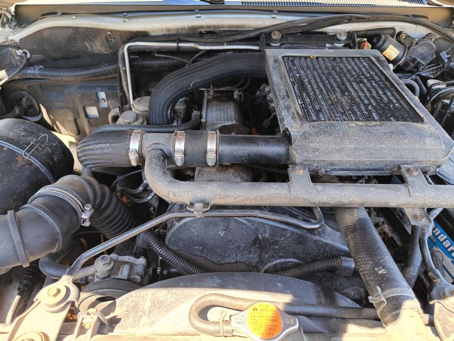 Джип Mitsubishi pajero sport