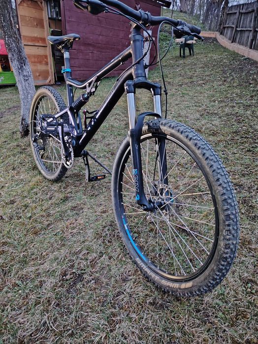 Bicicleta full suspension rockrider