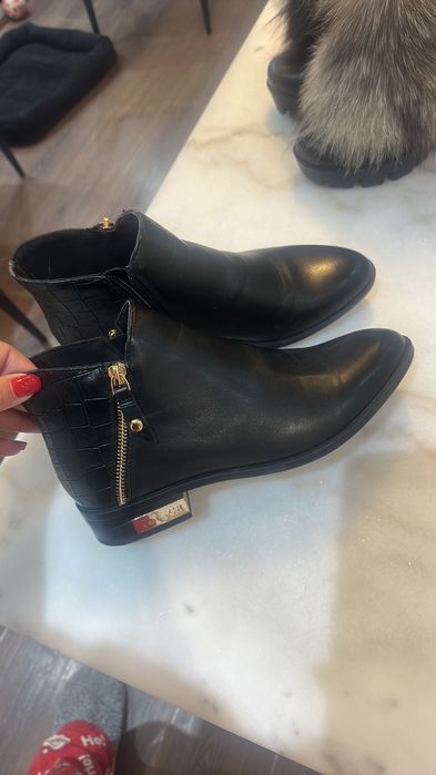 Боти с естествен косъм