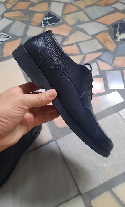 Туфли стаылады. Тап таза 41 размер. Качествасына гарантия.