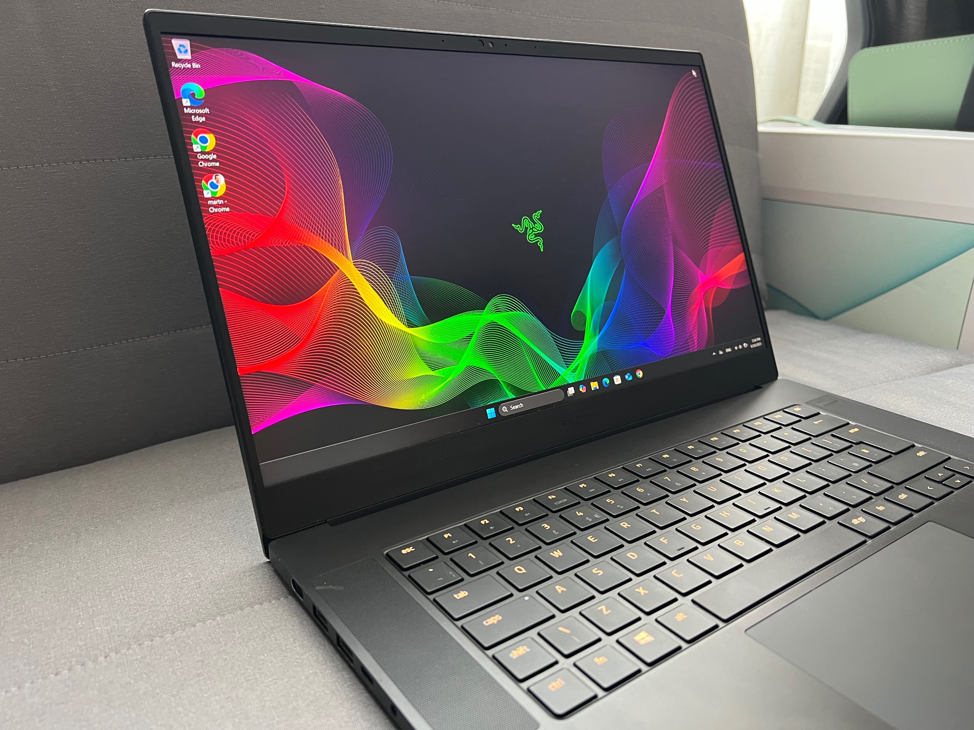 RAZER BLADE 15 240Hz/ RTX 3070 / 1TB SSD /16GB RAM