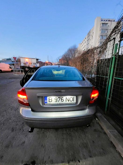 Volvo S40, an 2004, motor 2521 cm³ 220 CP, Benzină, Dotări, 2940€