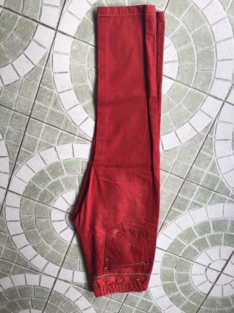 Blugi superbi Mondo culoare rosu