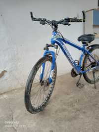 Велосипед синии хорошии