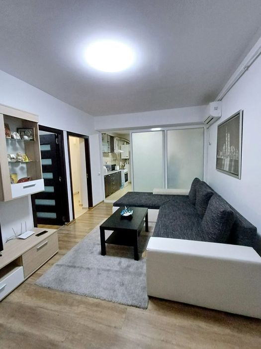 Propietar Vând apartament 3 camere la 200m de metrou Dimitrie Leonida