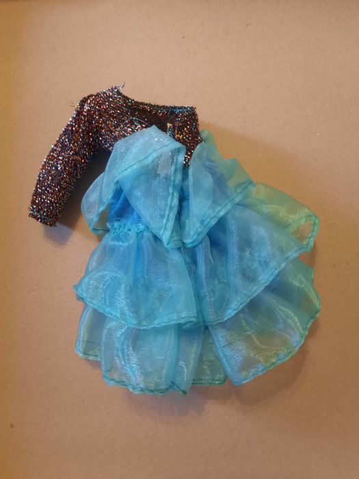 Дрехи за кукли Барби и Кен