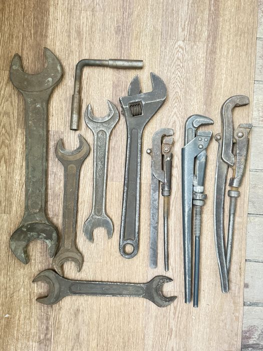 Топор, газовый ключ, ключ рожковый, шестигранник, молоток, зубило СССР