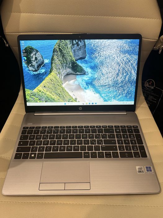 Laptop HP 250 G8, Intel Core i5-1035G1