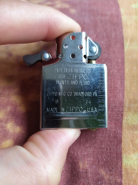 Оригинална бензинова запалка Zippo, нова!