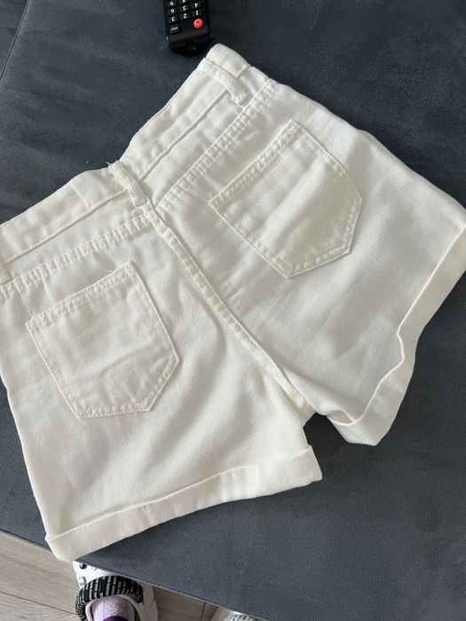 Pantaloni scurți ușori de vară din bumbac alb