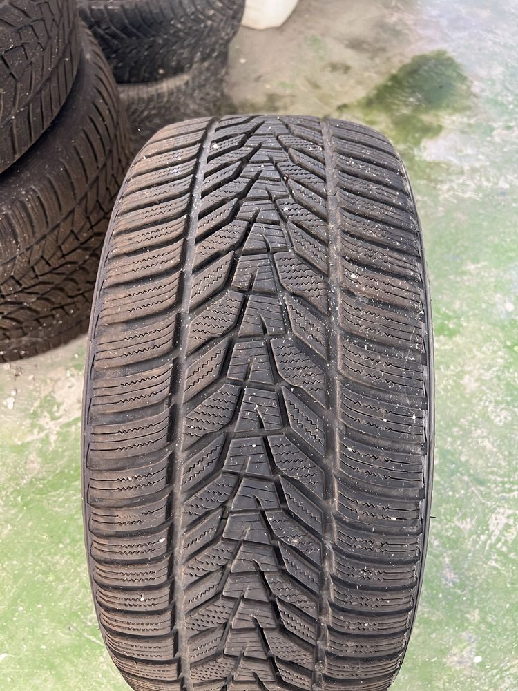 HANKOOK Гуми 255,40,19