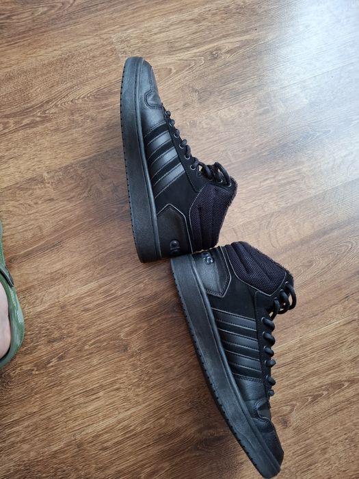 Vând adidas negrii 44