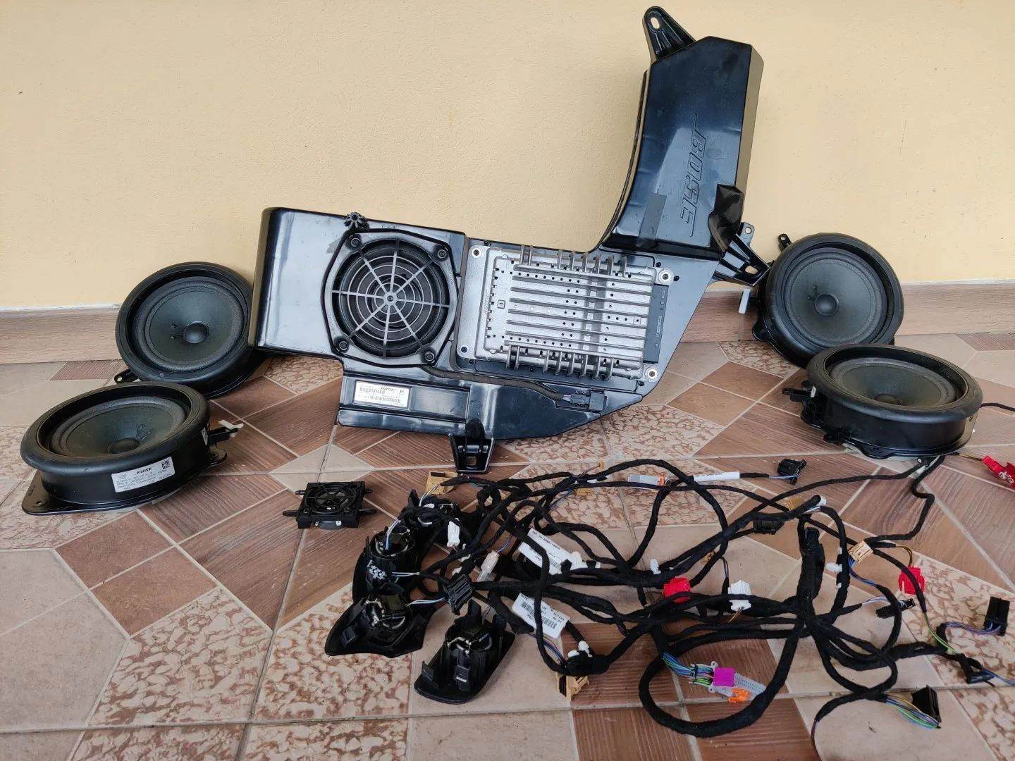 Sistem audio BOSE statie boxe subwoofer tweetere Seat Exeo Audi A4 B6 B7 3R0035382A BERLINA