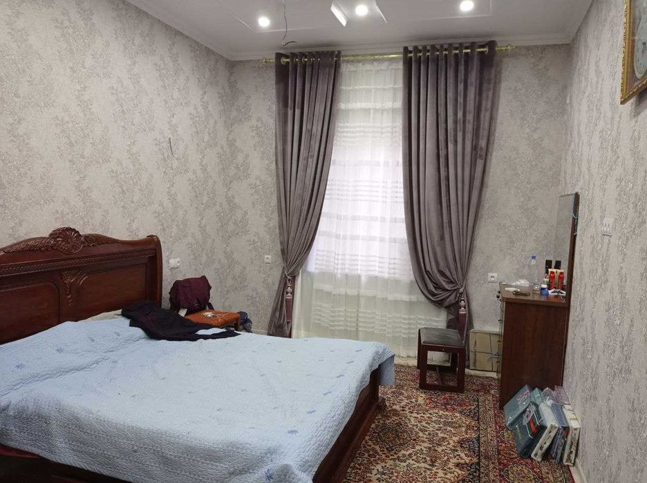 Срочно продается дом 8 комнат,2,5 сотки,метро Хонабод.