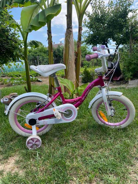 Детско колело за момиченце със помощни калела