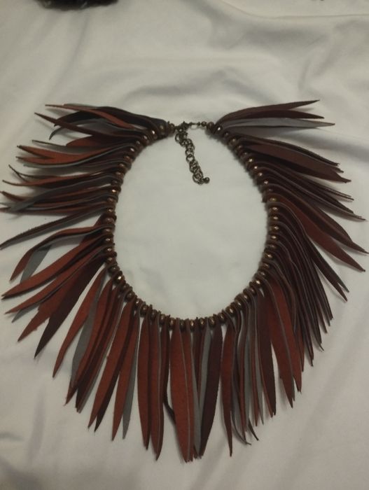 Атрактивни дамски колиета