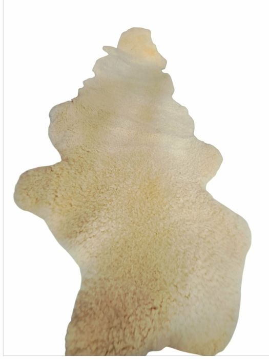 Огромен килим овча агнешка кожа,над 2 метра