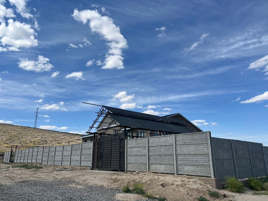 Продается частный коттедж не достроенный 10+10=20 моток