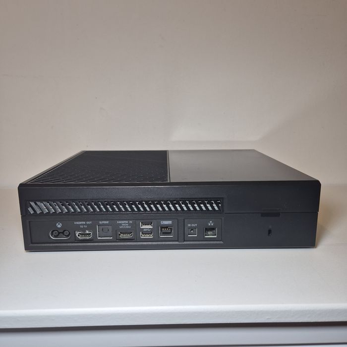 Consolă Xbox One 500GB fără Controller
