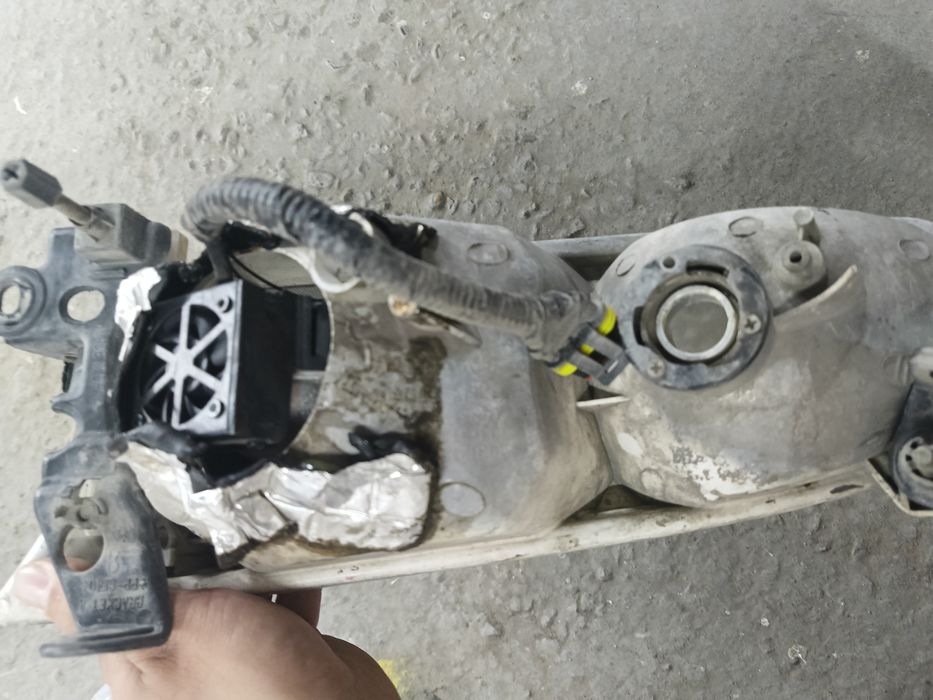 Продам фары Камри 25 американец bi led  готовый