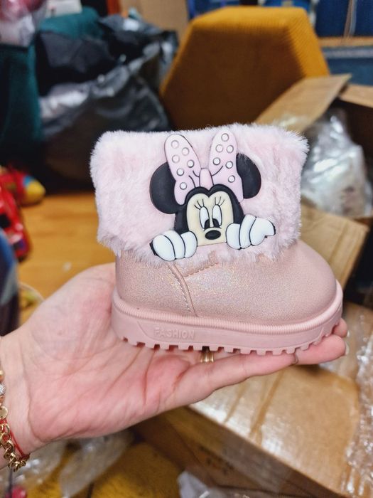 Adidasi și ghete copii