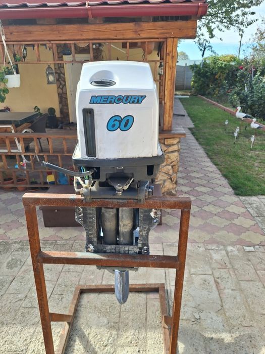 Vând motor mercury 60hp  2 timpi