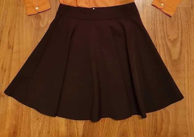 Fusta clos Maxim,mar M dar merge S,noua fara eticheta