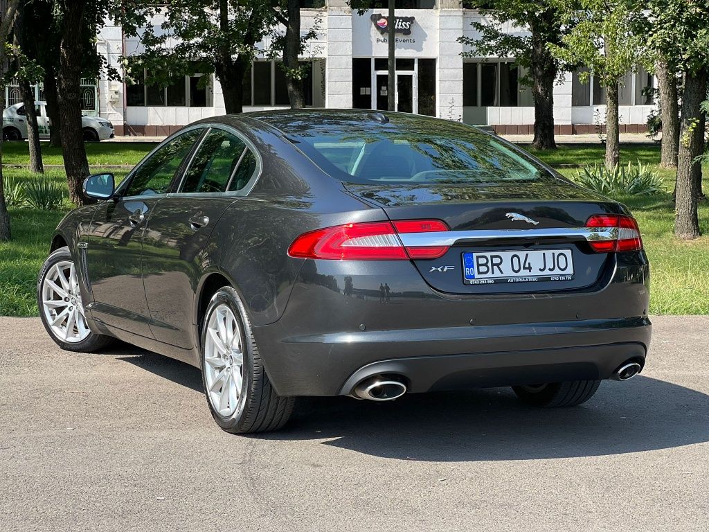 Jaguar XF an 2012