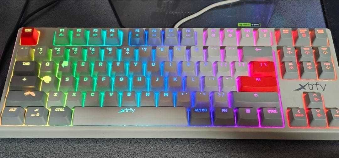 Tastatura mecanica Xtrfy K4 TKL RETRO RGB Kailh Red  + Taste Glorious