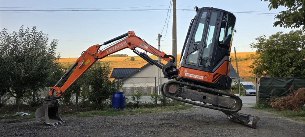 Miniexcavator Fiat Hitachi ZX29U-3 la 3tone cu AC  mini excavator