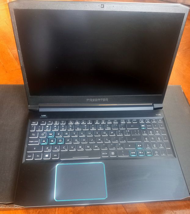 Acer Predator Helios 300 N18I2