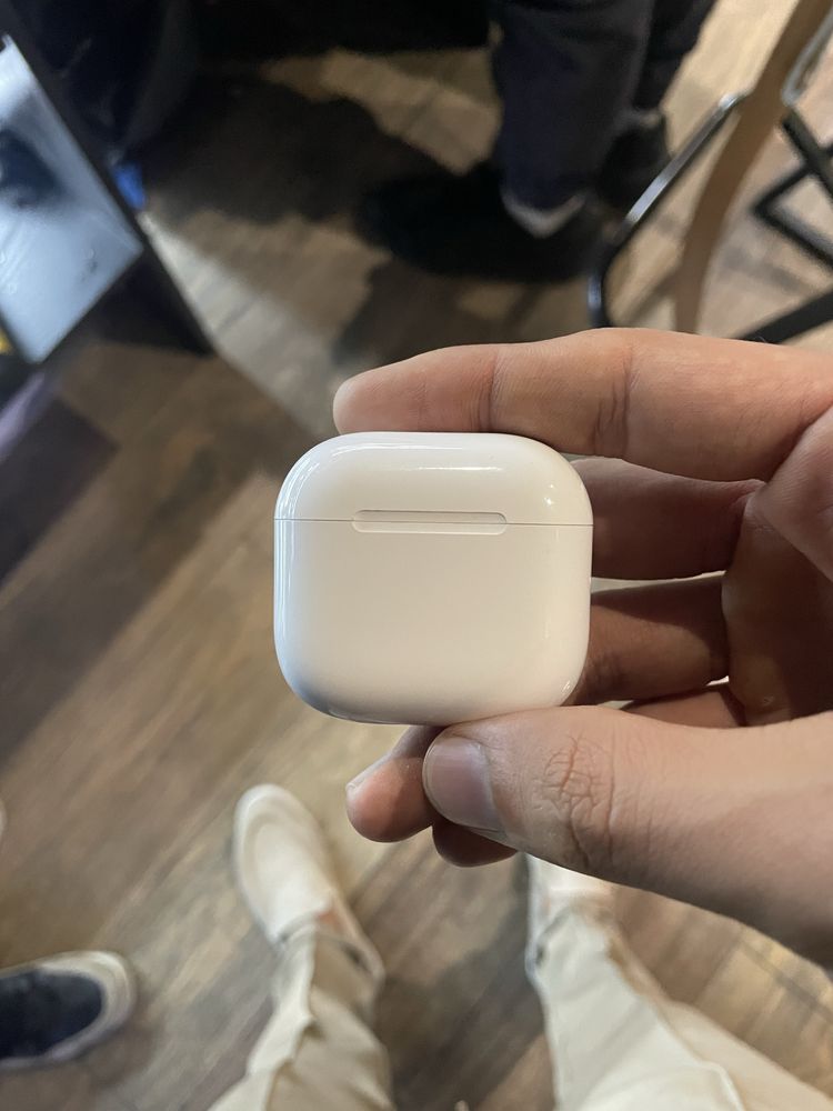 Airpods 4 оригинал
