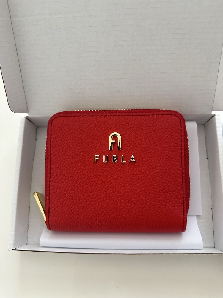 Дамски портмонета FURLA. Различни видове