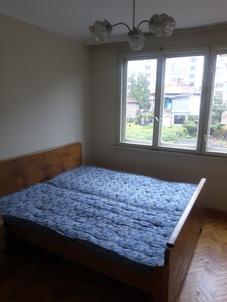 Продава се Четиристаен апартамент в Ловеч, Център - 91 кв.м за 869 €/кв.м - Снимка #23