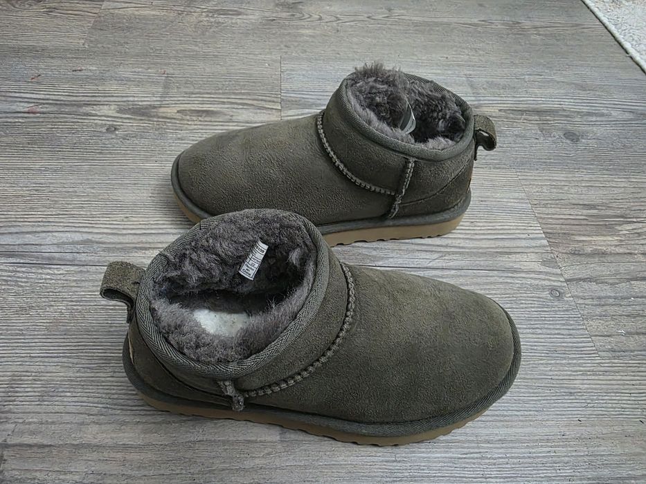 Ugg,nr 36, int 22,5 cm, pret 350, originale