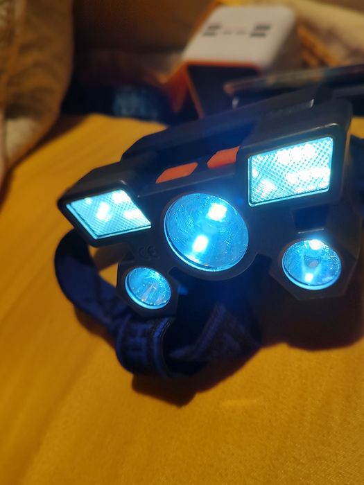 Lampă frontală puțin folosită