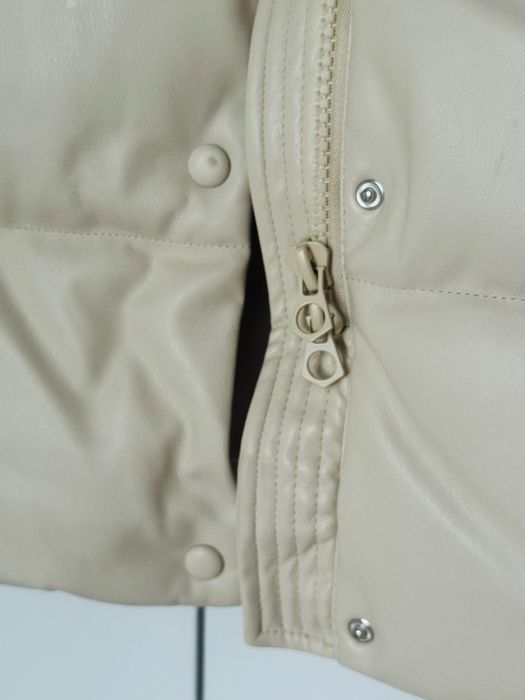 Geaca matlasata Stradivarius culoare ecru