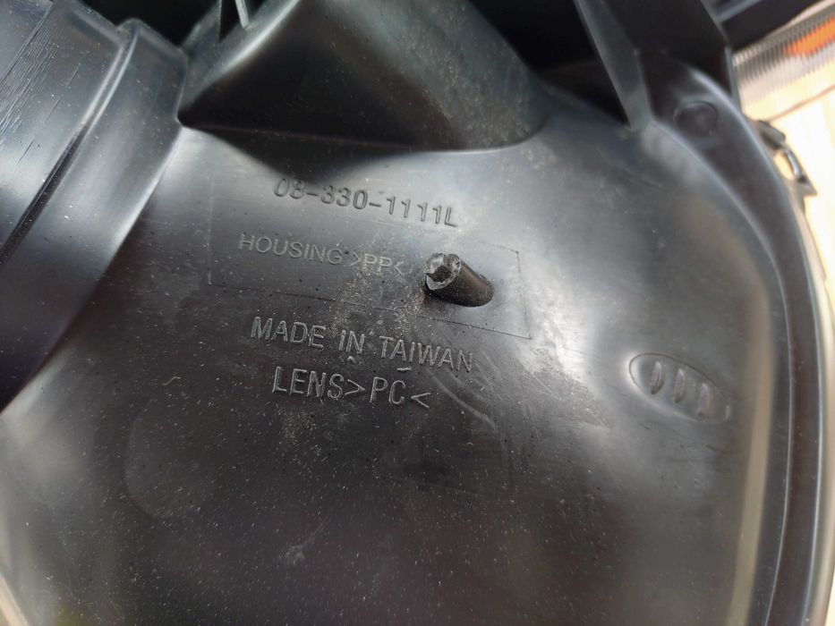 Фарове за Ford Escpe 01-03